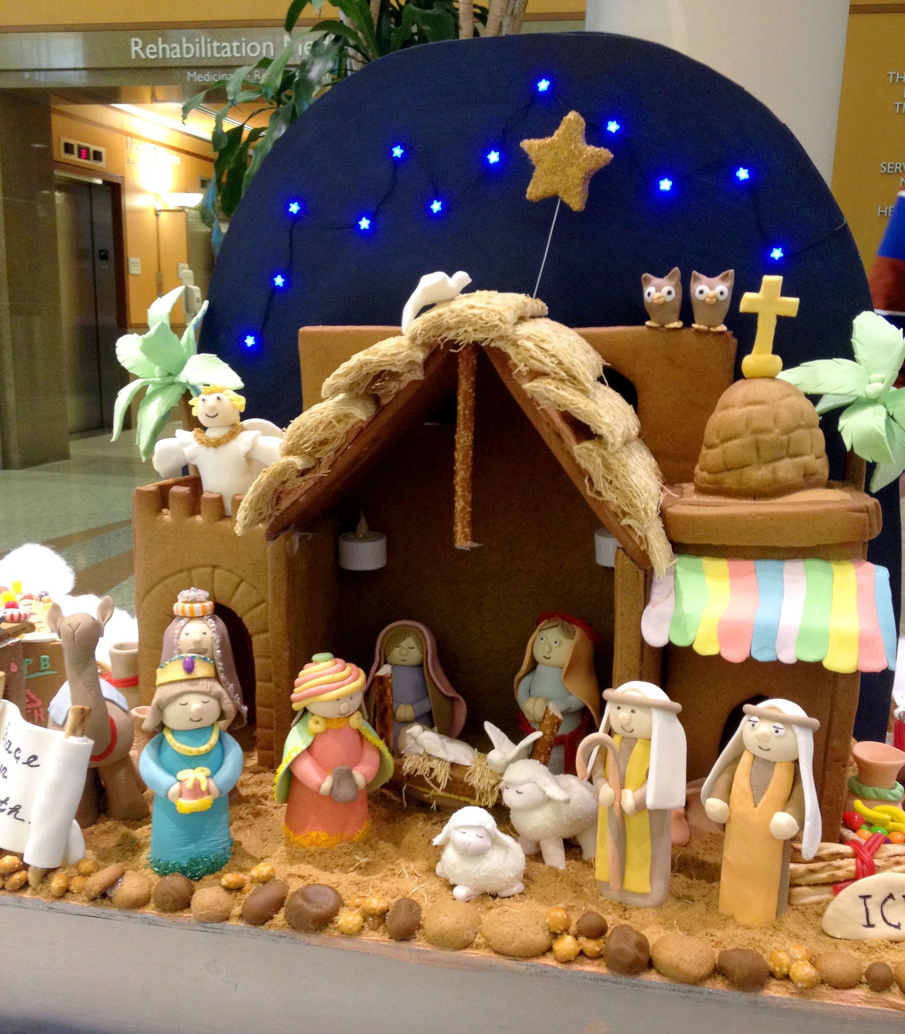 pics Gingerbread Man Nativity Scene gingerbread nativity tutorial