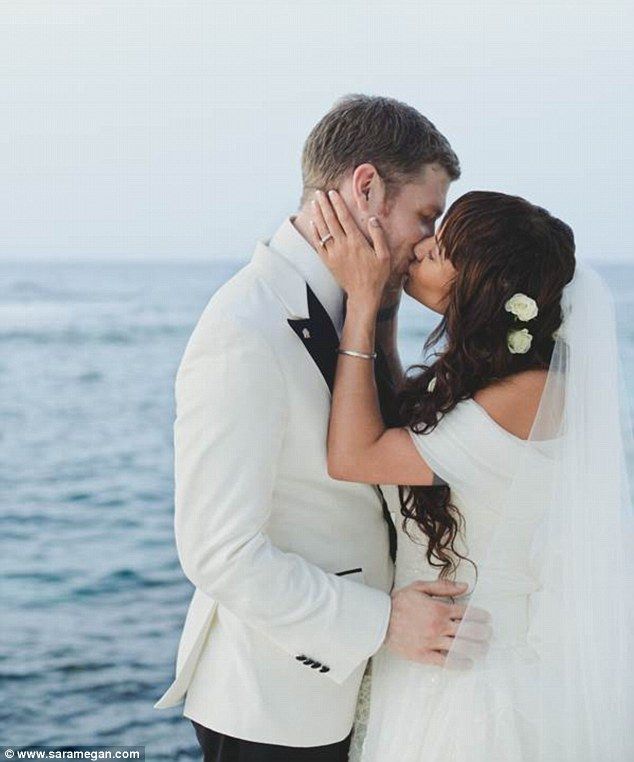 pics Joseph Morgan Kiss joseph morgan and persia white share