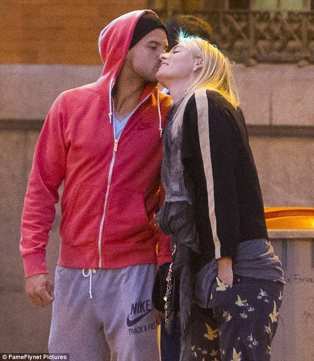 pix Novak Djokovic And Maria Sharapova Kiss youtube